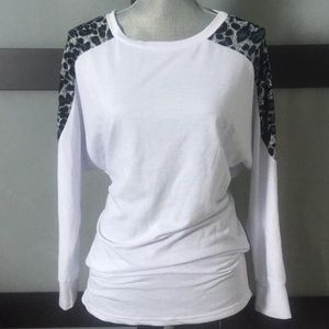 Long-sleeve Top with Leopard Print accents